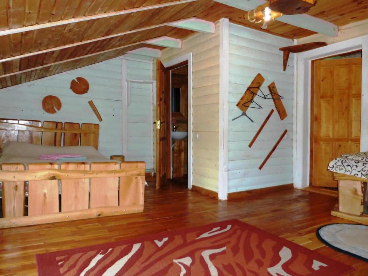Kostel House *