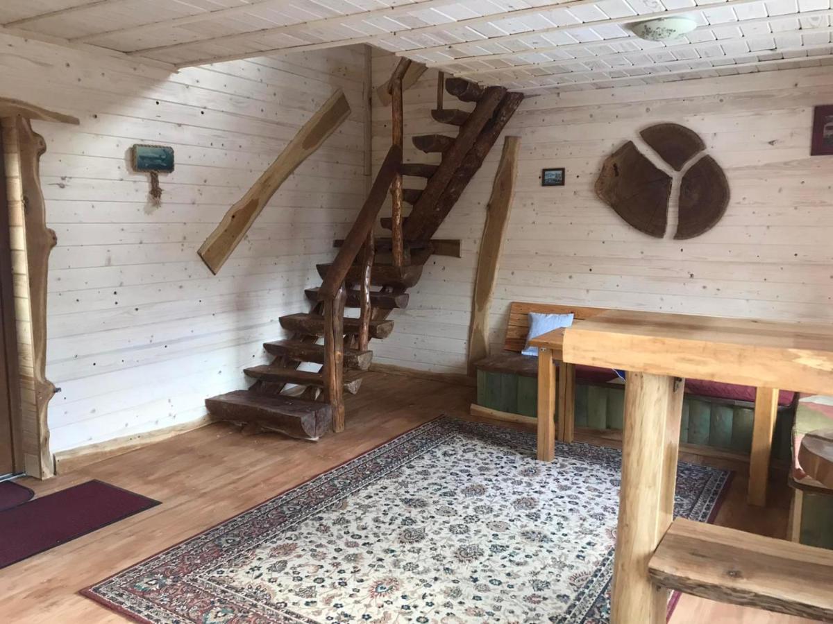 Kostel House فندق